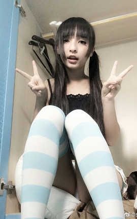 足控福利-微博上的那些美足小姐姐 070