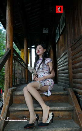 慕丝女郎MussGirl NO.224 皮衣与旗袍 另类服装薄丝足底秀 阿木_丽丝库