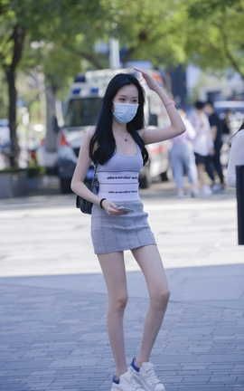 精选街拍作品 NO.1249 修身抹胸包臀裙_丽丝库