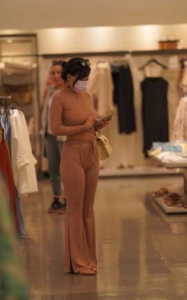 精选街拍作品 NO.1233 身材超绝的美少妇套图 part2_丽丝库