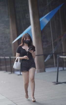 精选街拍作品 NO.1494 热裤美腿_丽丝库