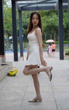 精选街拍作品 NO.1196 白裙裸丝小姐姐 part2_丽丝库