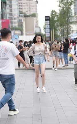 精选街拍作品 NO.1088 视觉冲击街拍作品 迷你热裤女友_丽丝库