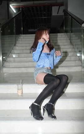 精选街拍作品 NO.0512 程生街拍 长筒袜女孩 part2_丽丝库