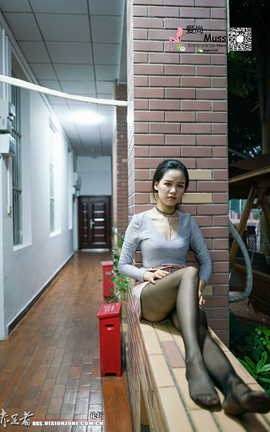 慕丝女郎MussGirl NO.164 拥有标准腿型的活泼小萌妹熊爷黑丝秀_丽丝库