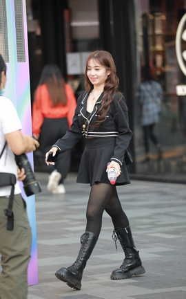 精选街拍作品 NO.0620 四九城嘎子街拍作品 黑丝长靴小姐姐_丽丝库