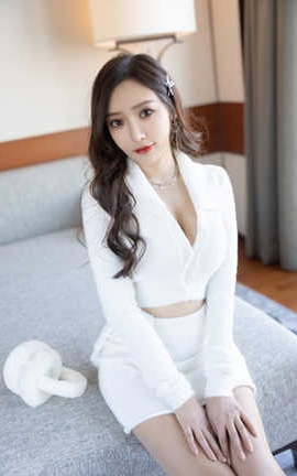 王馨瑶Yanni – 白色套装圣诞女郎_丽丝库