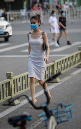 精选街拍作品 NO.0649 四九城嘎子街拍作品 高跟性感少妇_丽丝库