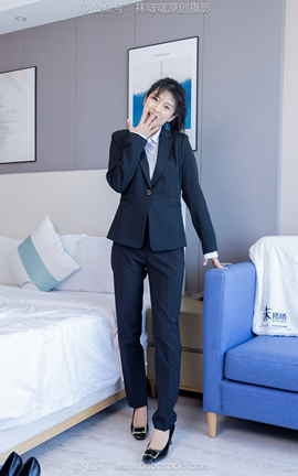 袜啵啵BoBoSocks NO.489 奶油 两双高跟鞋、薄肉丝、ol制服裤里丝、黑色美甲_丽丝库