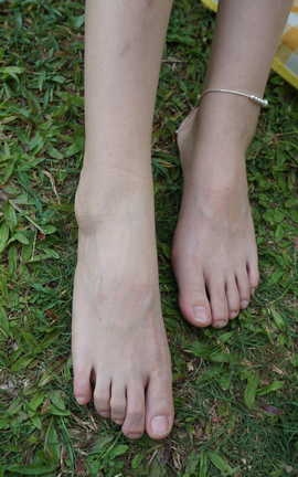 Pary摄影 NO.084 杰杰草地全方位秀美脚_丽丝库