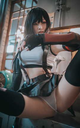 韩国写真杂志-DJAWA BamBi Tifa Lockhart