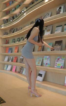 精选街拍作品 NO.0682 牛男街拍 灰裙女孩 part1_丽丝库