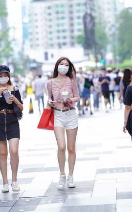 精选街拍作品 NO.1220 漂亮的白色热裤小姐姐_丽丝库