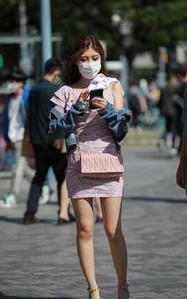 精选街拍作品 NO.0600 四九城嘎子街拍作品 紧身包臀裙小姐姐_丽丝库