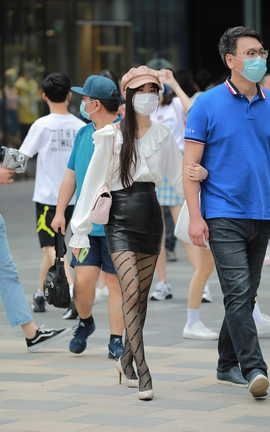 精选街拍作品 NO.0661 四九城嘎子街拍作品 黑丝皮裙女友