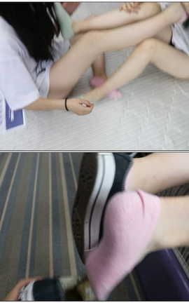 誉铭传媒 袜足摄影  2018 四只玉脚丫丫[720X404][11分16秒]_丽丝库