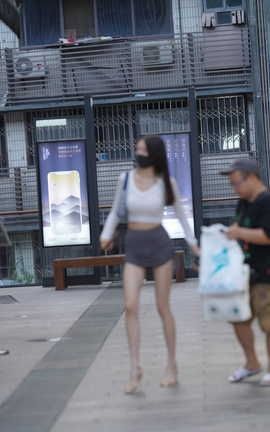 精选街拍作品 NO.1232 青春的气息长腿美女_丽丝库