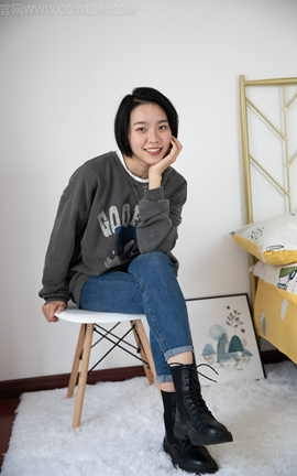 物恋传媒 NO.1186 小飞-马丁靴白色短棉袜裸足_丽丝库