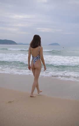 精选街拍作品 NO.0502 一只麋鹿旅拍作品 花朵图案比基尼美女 part3_丽丝库