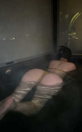 奶宝妹纸 微密圈系列 深夜游泳池_丽丝库