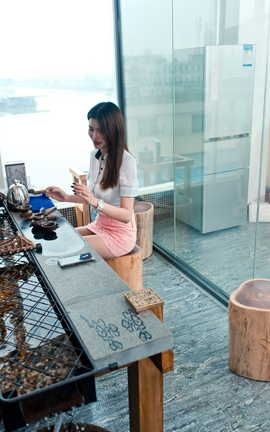 精选街拍作品 NO.0945 御风街拍作品 极品短裙丝足的销售主管日常工作篇 part3_丽丝库