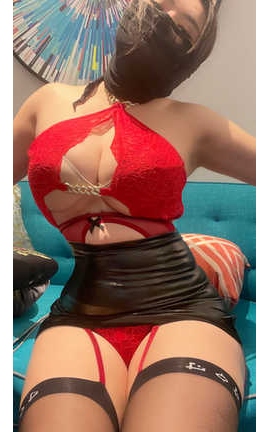 水蜜桃米米 – 皮裙吊带袜_丽丝库