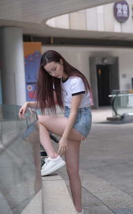 精选街拍作品 NO.1080 一始街拍作品 蓝色牛仔热裤美女 part4_丽丝库