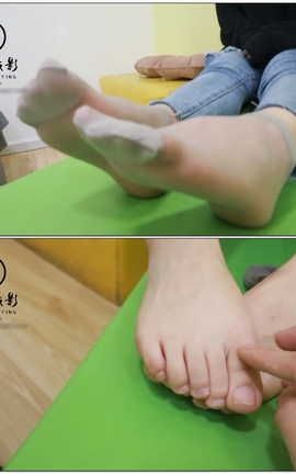 誉铭传媒 袜足摄影  清秀学妹短丝挠脚心[1920X1080][27分17秒]_丽丝库