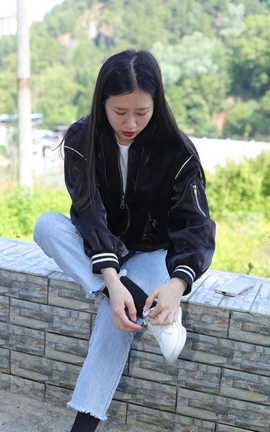 Pary摄影 NO.068 极品美女小芳公园脱掉鞋袜展示极品美脚_丽丝库