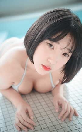 韩国写真杂志DJAWA Inkyung Poolside