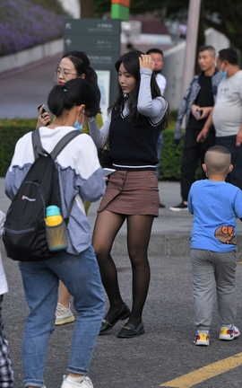 精选街拍作品 NO.1149 绿裙肉丝黑丝 part1_丽丝库