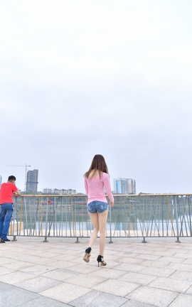 精选街拍作品 NO.1107 超漂亮的紧牛妹子 part1_丽丝库