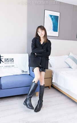 袜啵啵BoBoSocks NO.486 稚予-长靴、黑网袜、裸足、裸足踩奶油蛋糕 踩完蛋糕泡脚剧情_丽丝库