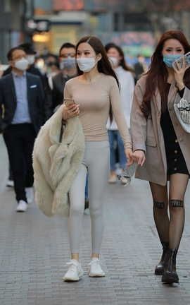 精选街拍作品 NO.0601 四九城嘎子街拍作品 紧身裤性感少妇_丽丝库