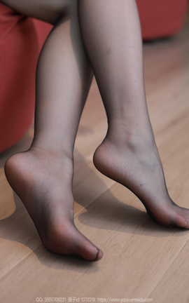 异思趣向IESS 2024.04.11 丝享家1713：小婕《红色沙发（下）》_丽丝库