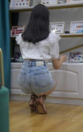 精选街拍作品 NO.1360 一始街拍作品 做美甲的美女 part5_丽丝库