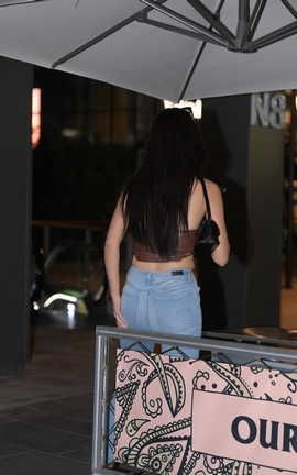 精选街拍作品 NO.1315 一始街拍作品 夜拍蓝色牛仔裤美女 part1_丽丝库