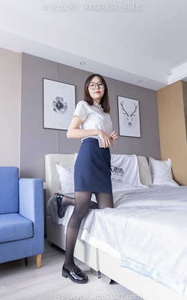 袜啵啵BoBoSocks NO.296 小甜豆-皮鞋、平底鞋、黑丝、油亮厚黑丝_丽丝库