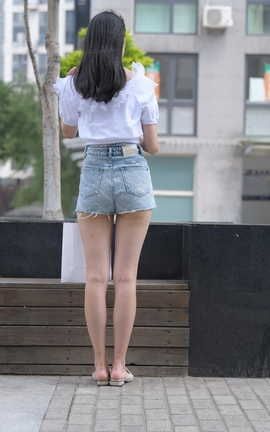 精选街拍作品 NO.1360 一始街拍作品 做美甲的美女 part7_丽丝库