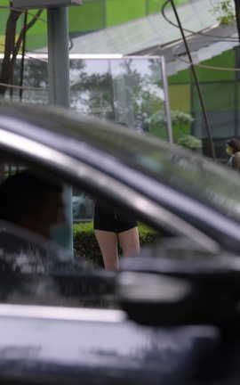 精选街拍作品 NO.1321 一只麋鹿摄影作品 黑色热裤美腿美女 part5_丽丝库