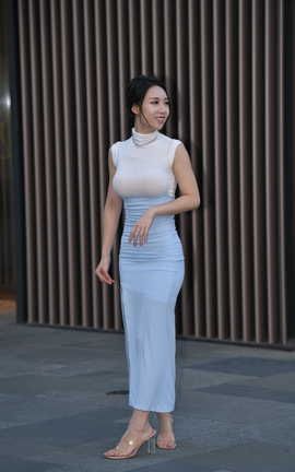 精选街拍作品 NO.1159 盛夏开叉长裙_丽丝库