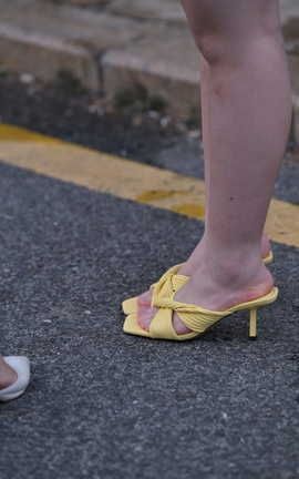 精选街拍作品 NO.1187 俩短裙美女_丽丝库