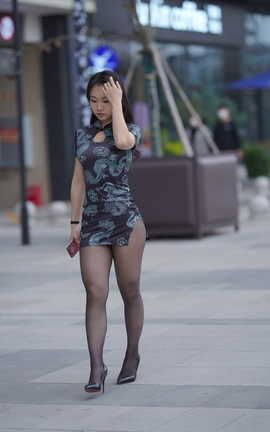 精选街拍作品 NO.0439 美丽黑丝开叉紧身裙 part4_丽丝库