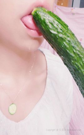 福利图 萝莉液液酱YeYe-黄瓜与绿丝 水