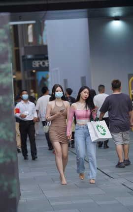 精选街拍作品 NO.1136 白皙短裙美眉_丽丝库