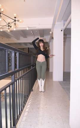 精选街拍作品 NO.0495 一只麋鹿摄影作品 完美腰型 绿色蜜桃裤 part3_丽丝库