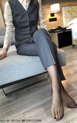 Pilot摄影 NO.009 爱穿正装的OL小乐_丽丝库