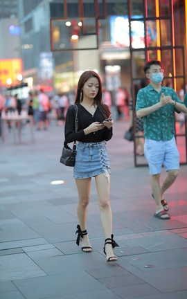 精选街拍作品 NO.1071 凯恩街拍作品 短裙小美女_丽丝库