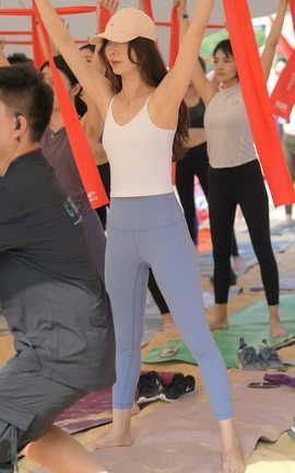 精选街拍作品 NO.0819 魂魂街拍作品 屏气凝神_丽丝库