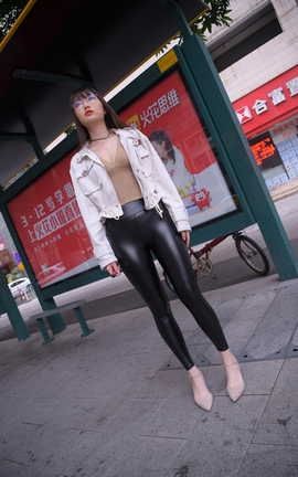 精选街拍作品 NO.0464 魂魂摄影作品 皮裤 一个抽电子烟的女人 part1_丽丝库